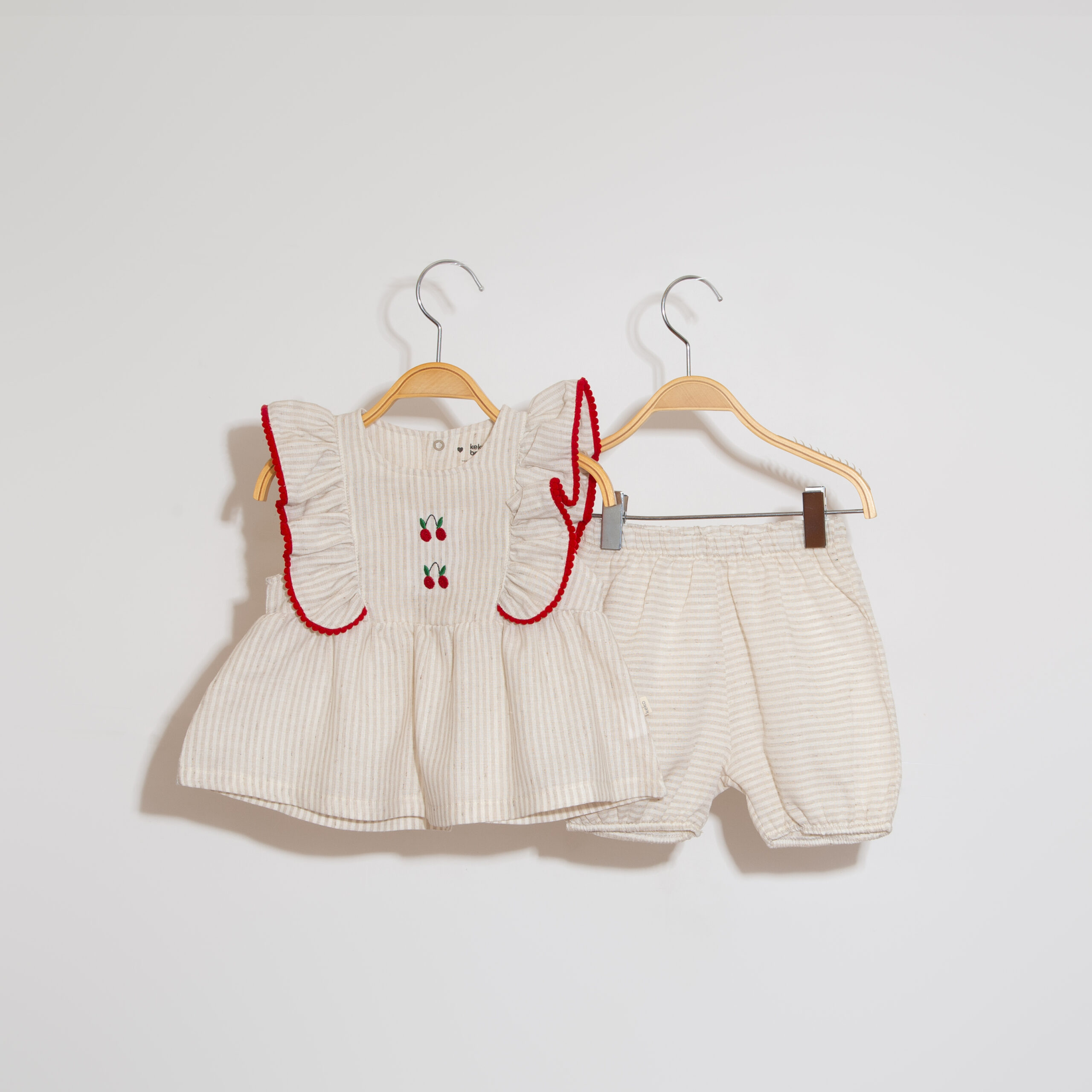 3032A (1) Macacão bordado cereja - Imagem 1